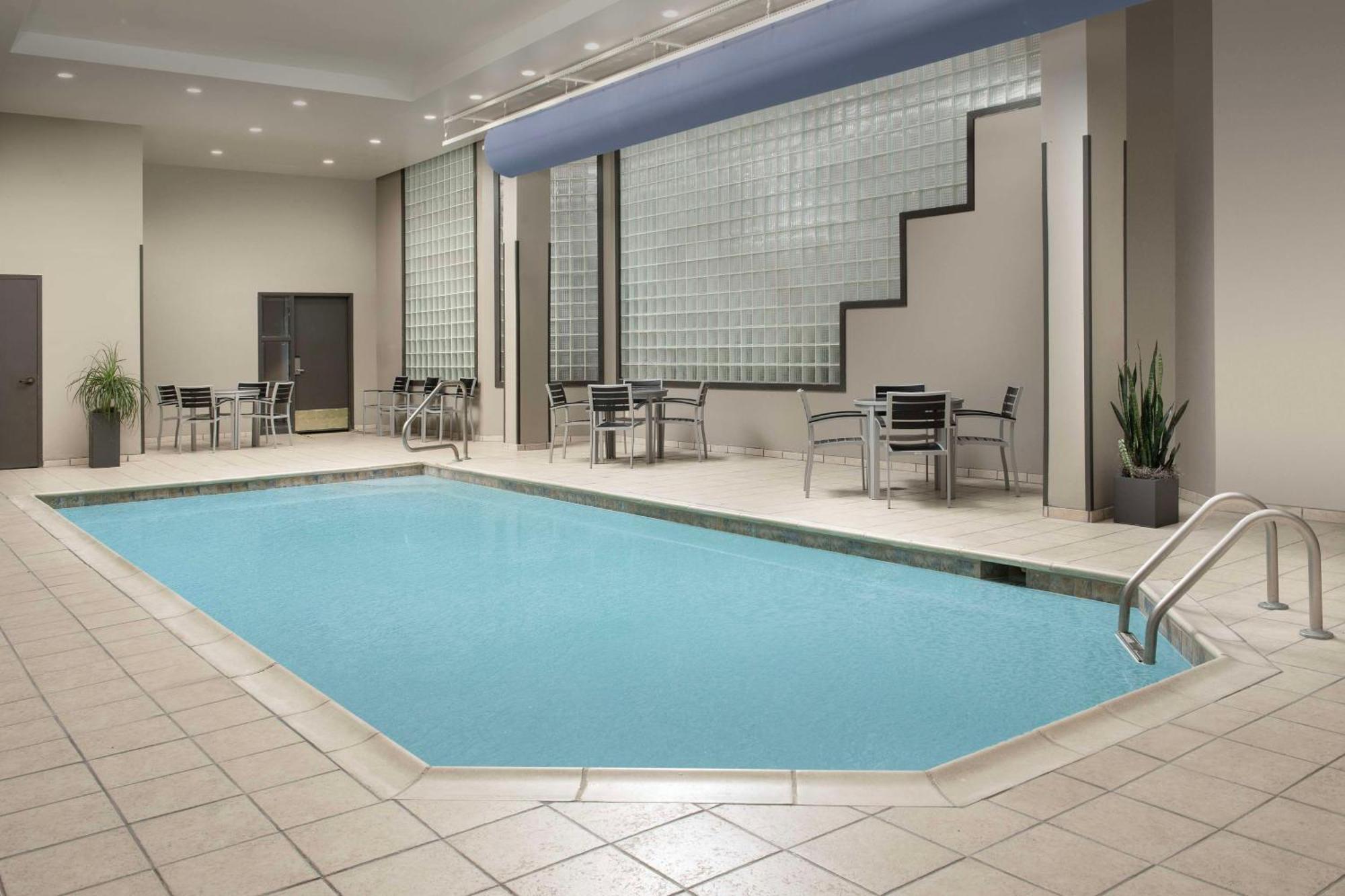 Embassy Suites Winston-Salem Exterior foto