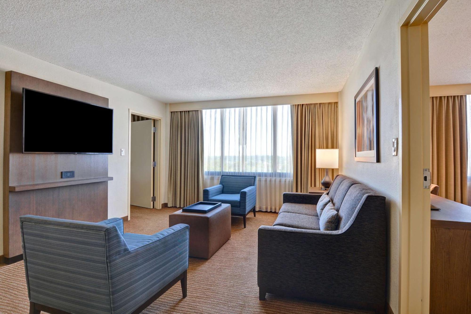 Embassy Suites Winston-Salem Exterior foto