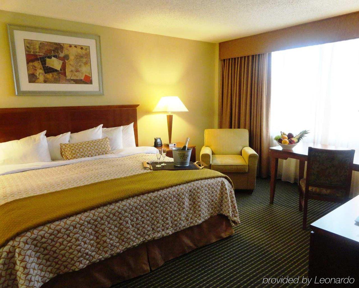 Embassy Suites Winston-Salem Zimmer foto